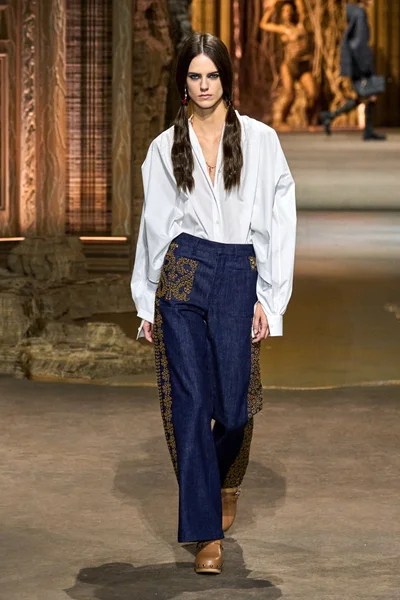 Look 40